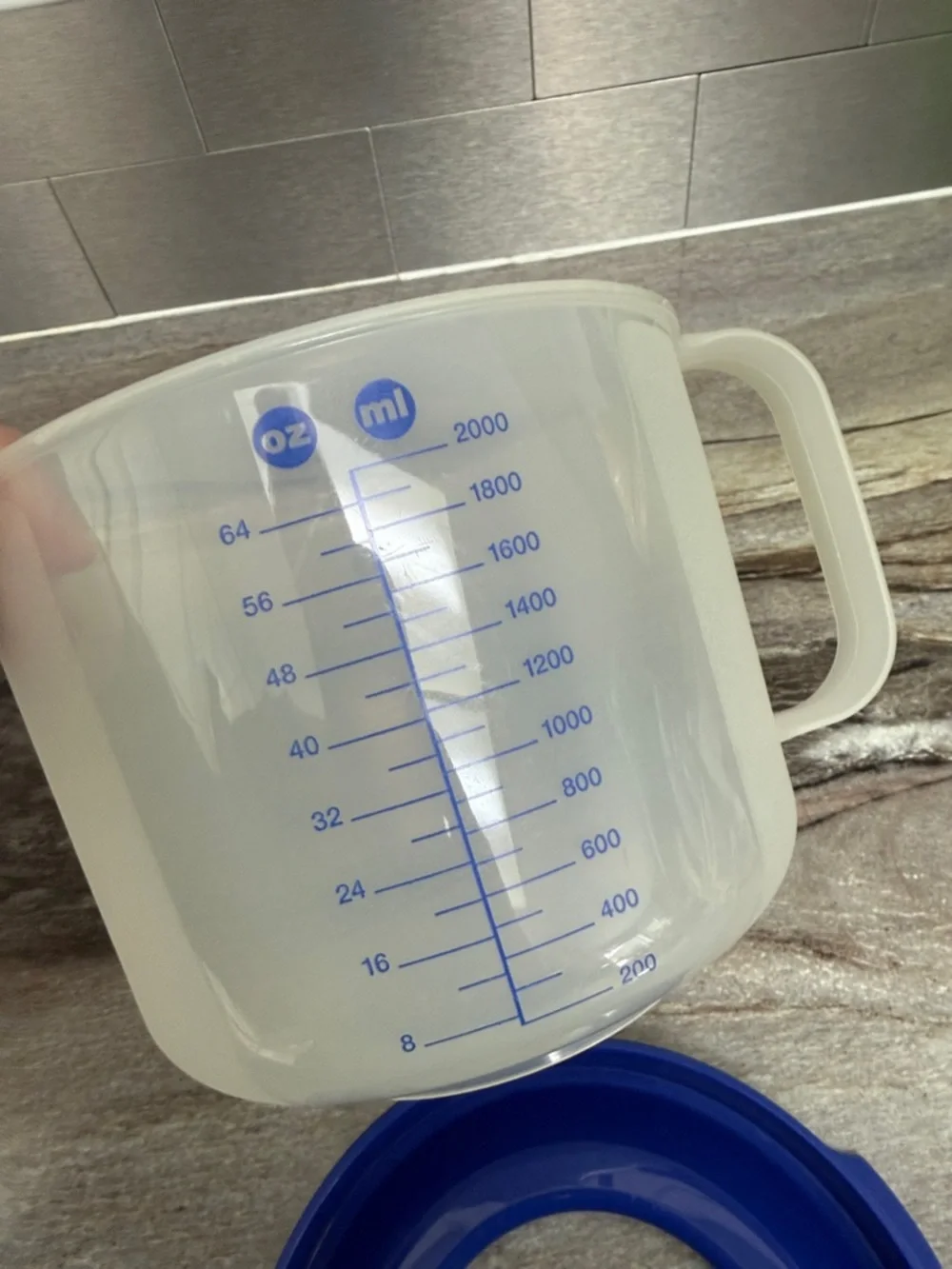 Tupperware Mix n Store - Picture 6 of 7